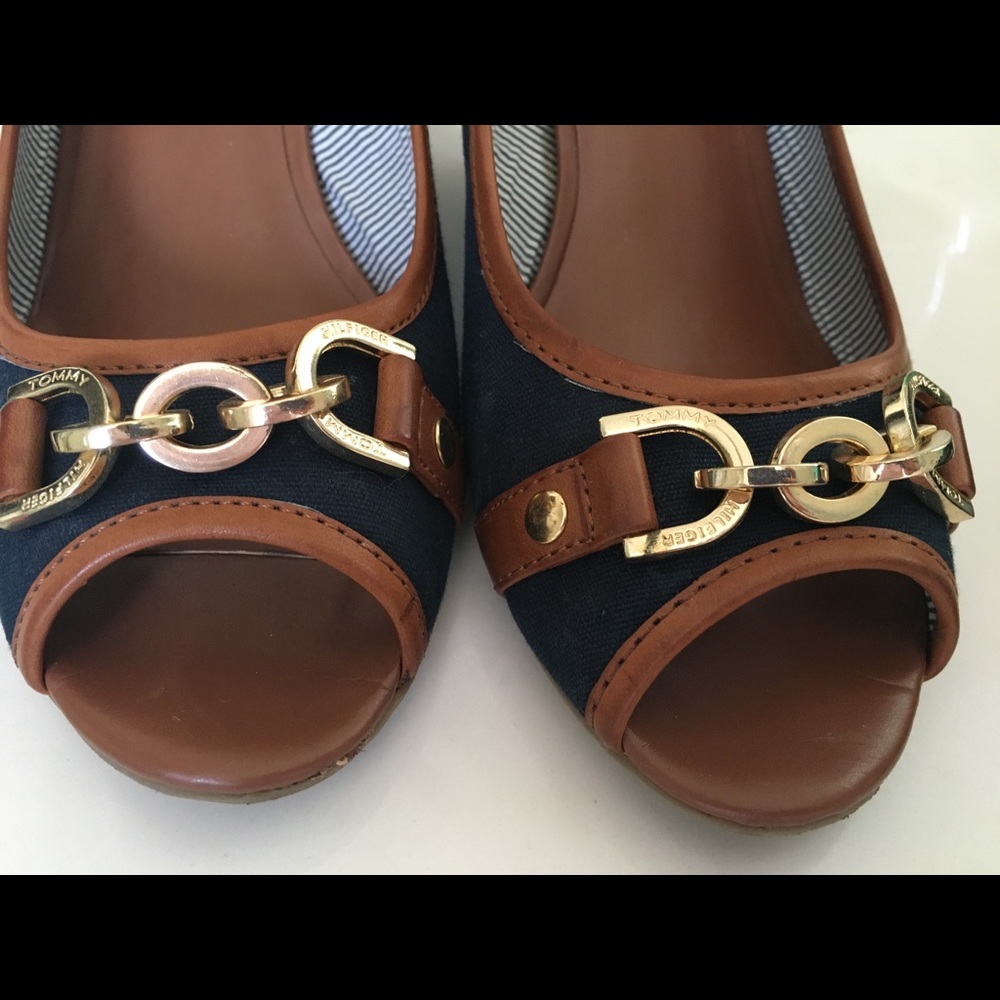 Tommy Hilfiger wedge Sandal size 9